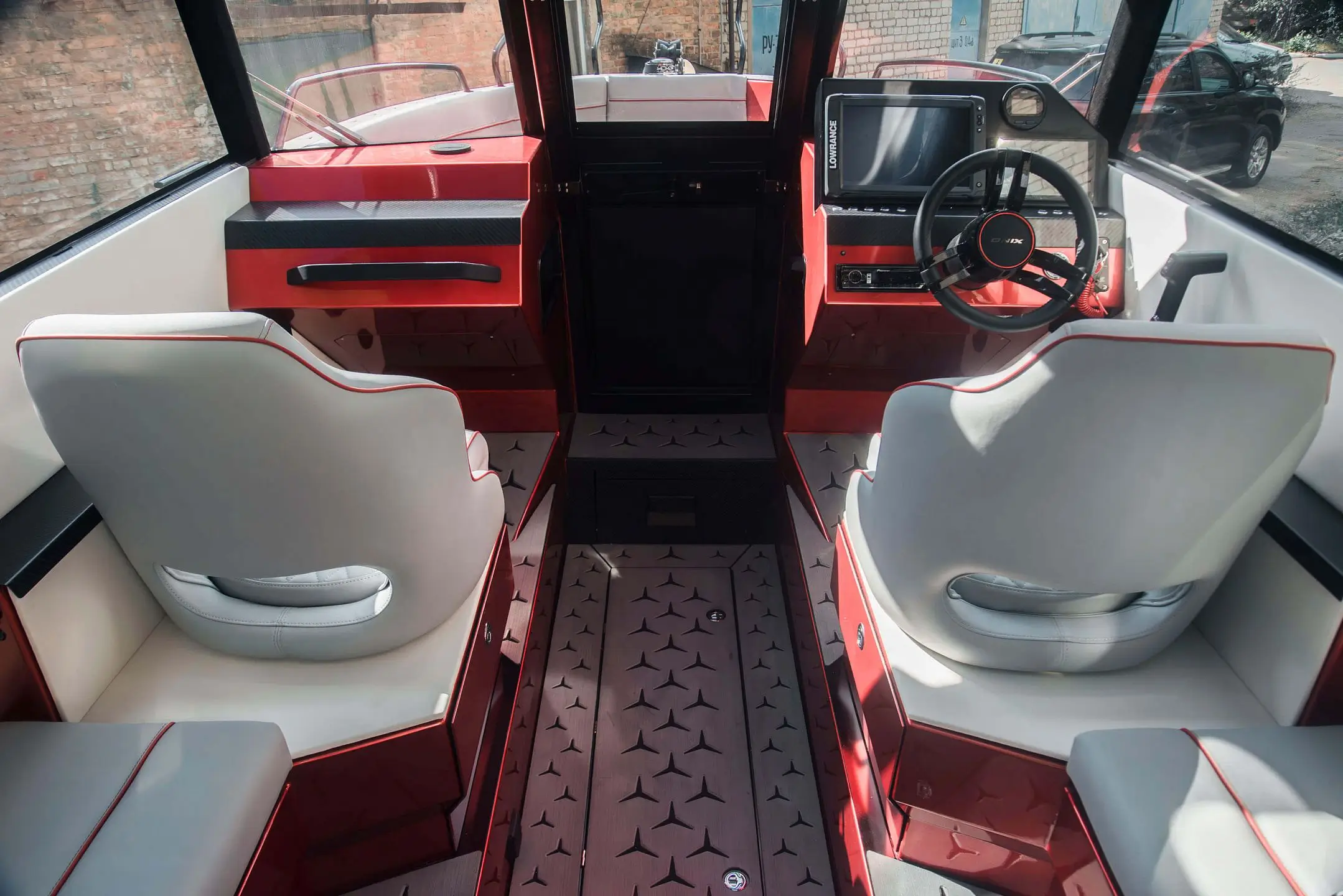 ONIX 680 Cabin — интерьер