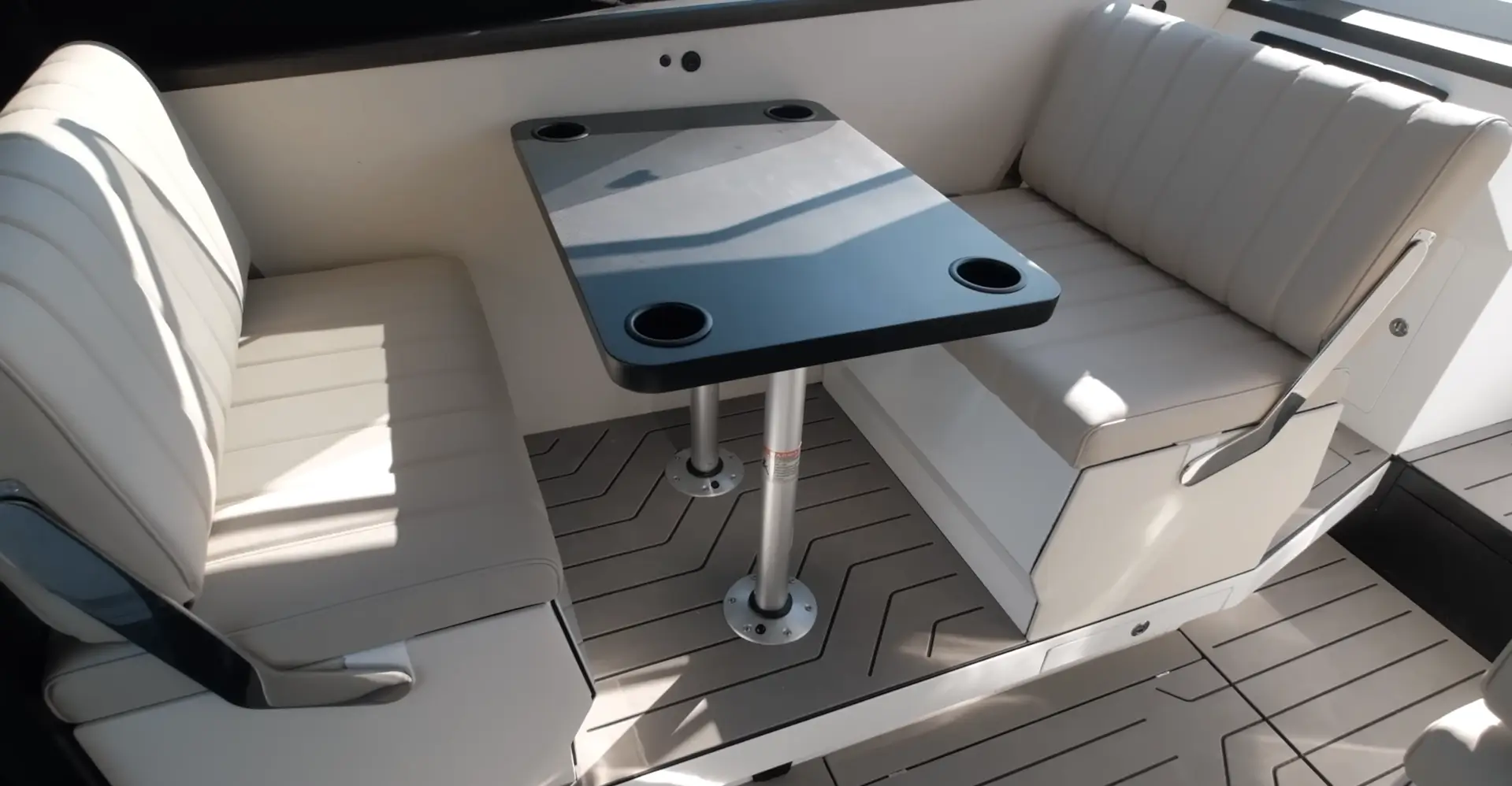 Интерьер ONIX 850 Cabin