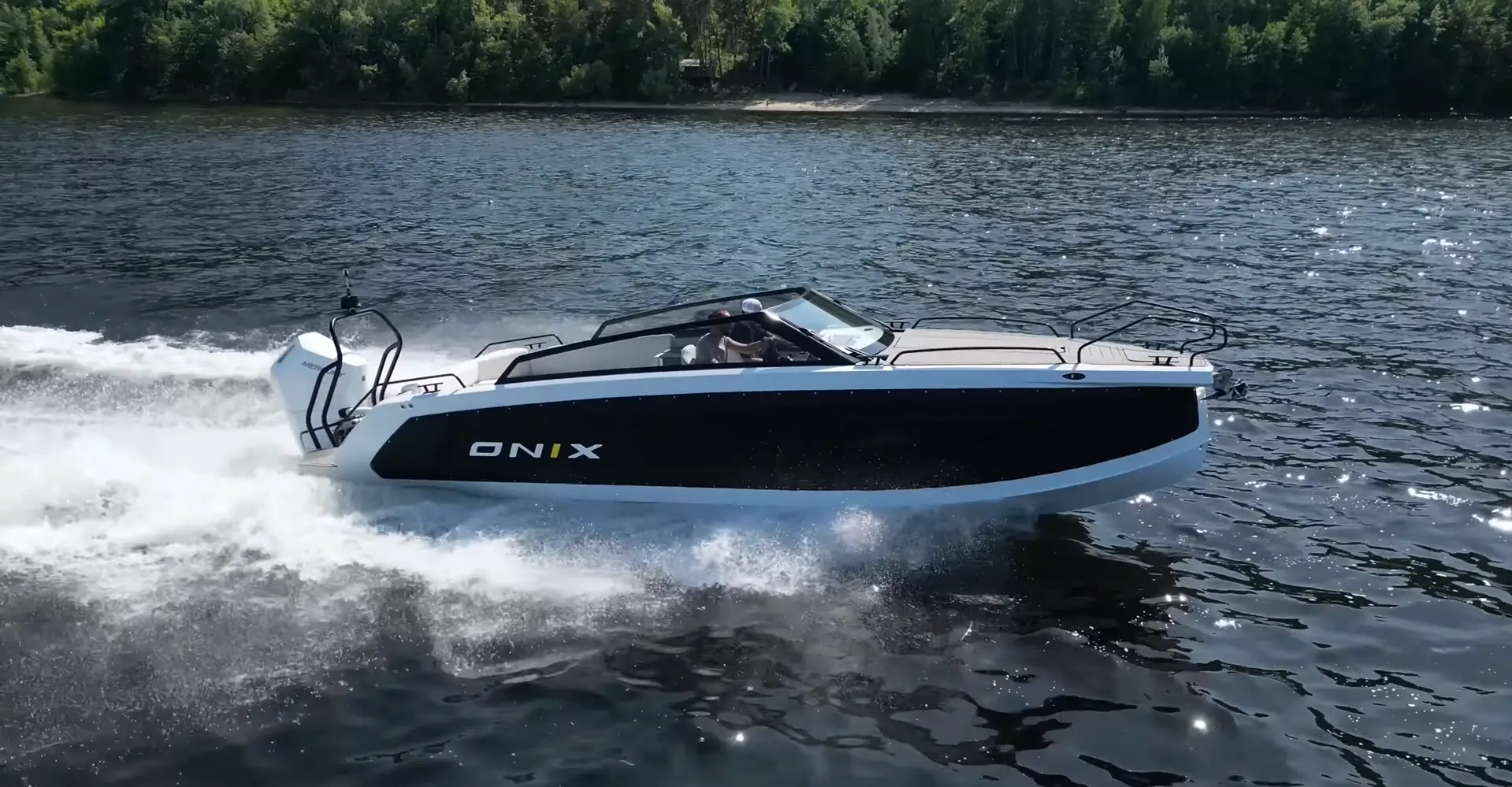Салон ONIX 850 Day Cruiser