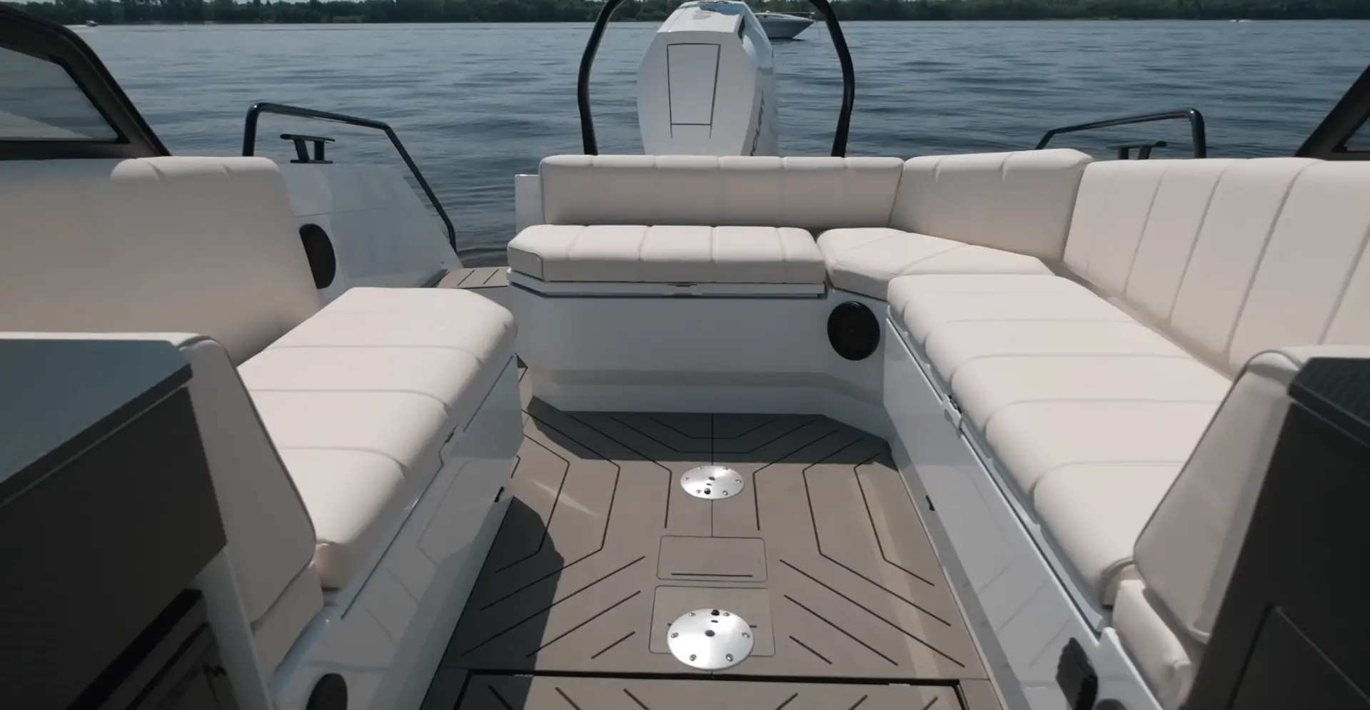 ONIX 850 Day Cruiser